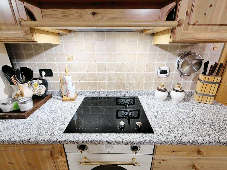 Fully equipped villa with garden, barbeque & hot tub | Pets allowed — photo 4