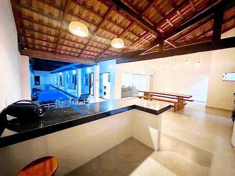 House with pool — photo 3