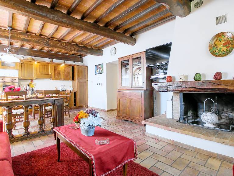 Fully equipped lovely house with hot tub, garden & private pool | Pets are welcome — photo 4