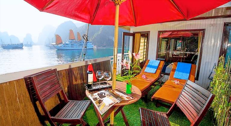 Boat with patio — photo 4