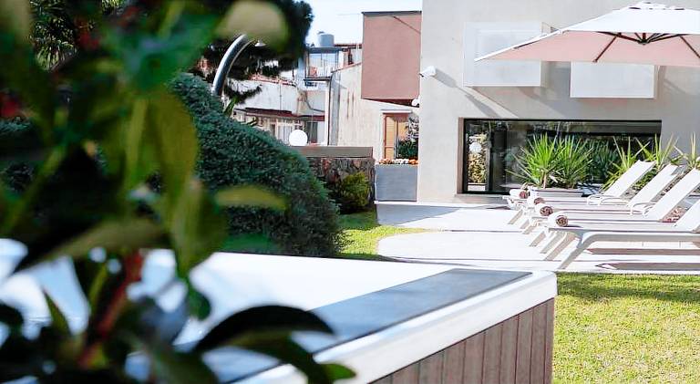 Apartment with garden, terrace & jacuzzi — photo 5