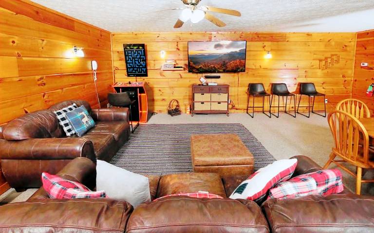Peaceful Wooded Scenery, Hot Tub, Fireplace, Pets Welcome! - A Bear's Pause - — photo 5