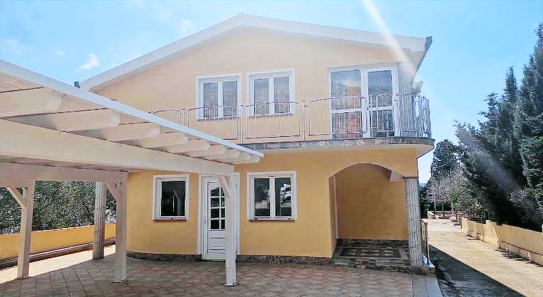 Apartment with 3 rooms for 7 persons in Starigrad
