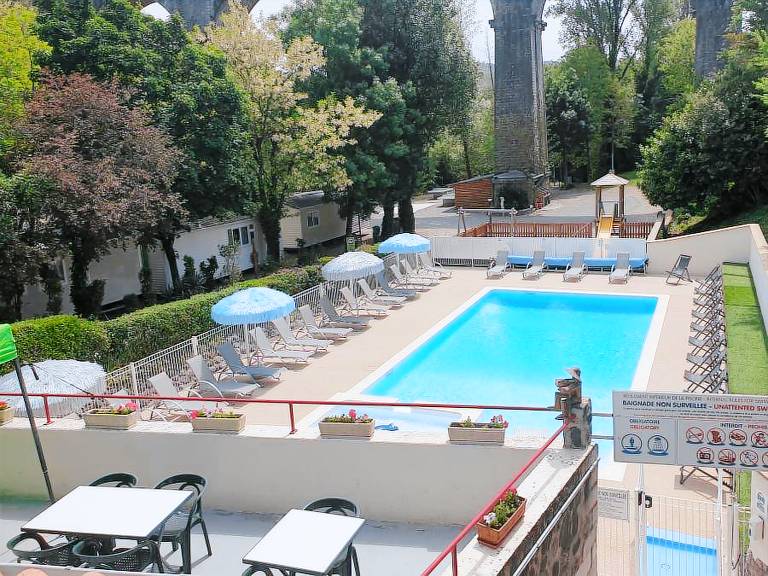 Mobile home with heated pool & terrace — photo 3