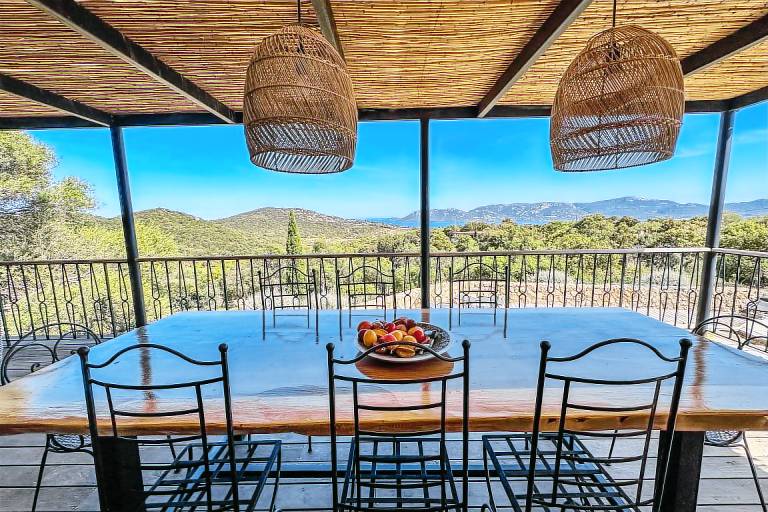 Villa with barbecue, terrace & yard | Sea view — photo 2