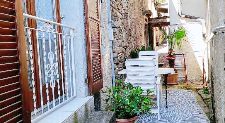 Holiday apartment with terrace — photo 4