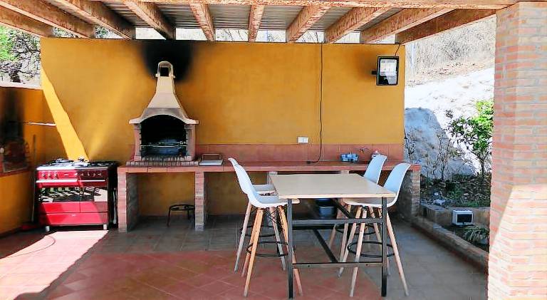 Chalet with private pool, barbecue & terrace — photo 4