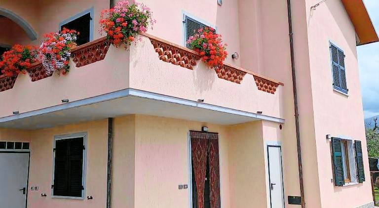 Apartment with 2 rooms for 5 persons in Ameglia