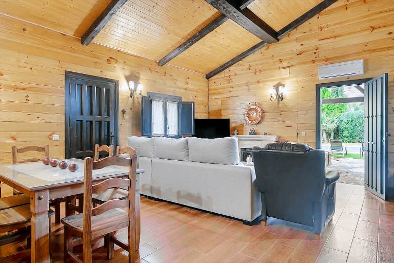 House with pool, yard & terrace | Garden view | Perfect for remote work — photo 4