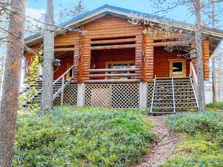 Lovely vacation home with sauna & patio | Pets allowed — photo 2