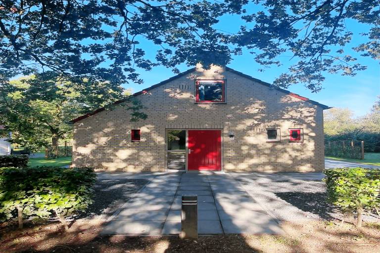 6 Persons Lakeside Bungalow copy