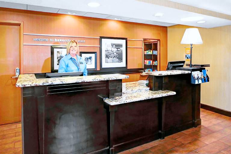 Hampton Inn & Suites Bakersfield/Hwy 58 — photo 5