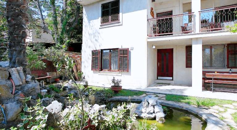 Charming rental apartment with garden, terrace & barbeque | Pet-friendly — photo 4