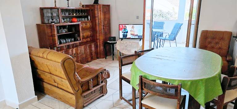 Rental apartment with terrace, barbecue & garden — photo 3