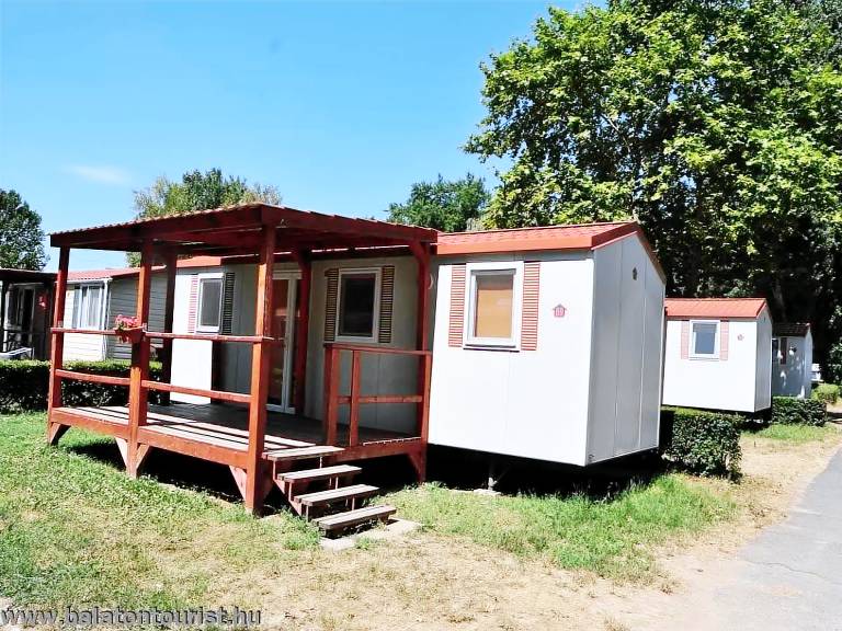 Mobile home with patio, sauna & pool | Pets are welcome — photo 3