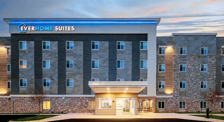 Everhome Suites Panama City Beach by Choice Hotels in Hollywood, FL