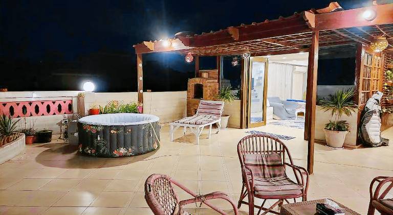 Private rooftop with hot jacuzzi and pyramids view — photo 5