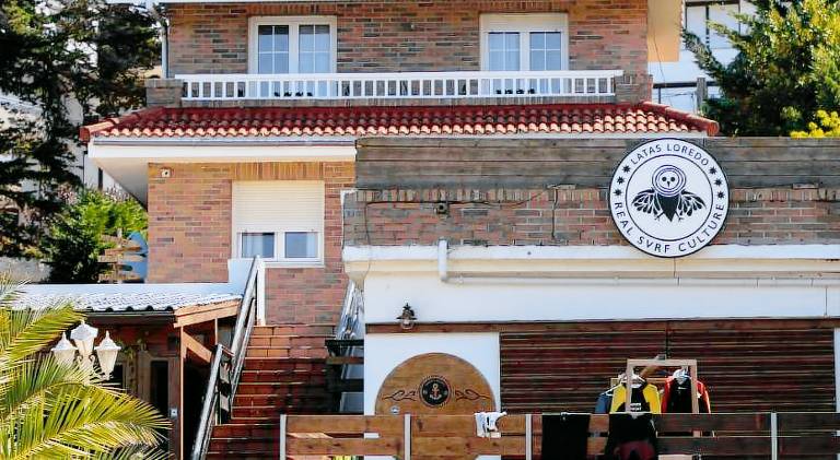 Loredo Surf House in Ribamontan al Mar