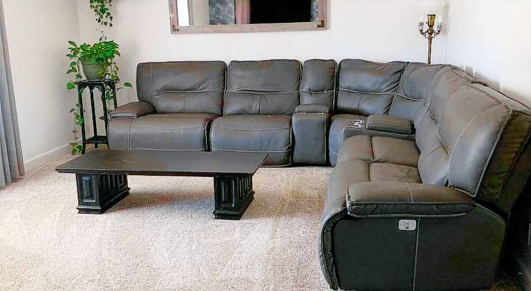 Ample vacation home | Pets allowed in Fresno, CA