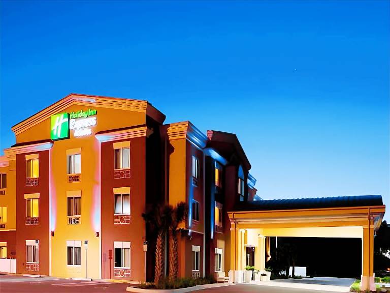 Holiday Inn Express Hotel & Suites Brooksville-I-75 By IHG in Brooksville, FL