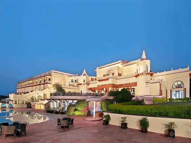 Noor Us Sabah Palace