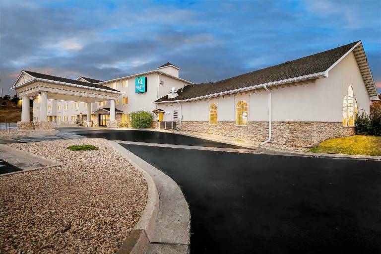 Quality Inn near Monument Health Rapid City Hospital — photo 3