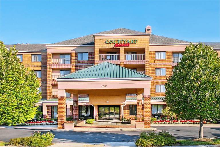 Courtyard by Marriott Dulles Town Center