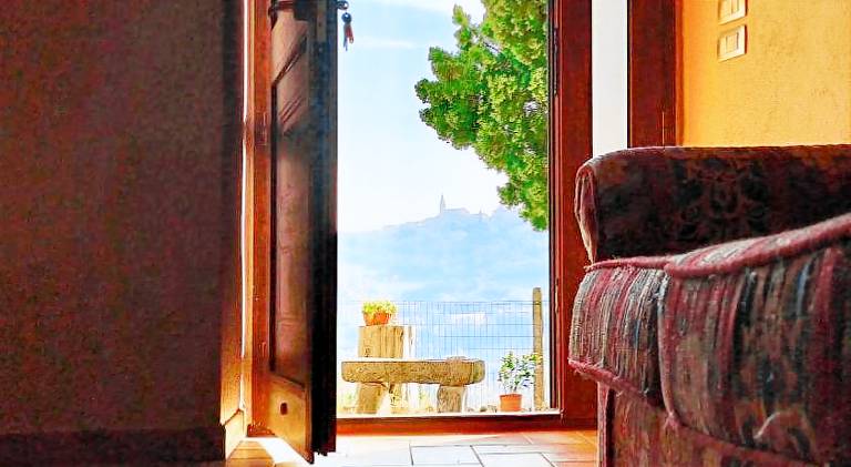 Vacation home with barbeque, terrace & yard | Pets are welcome — photo 2