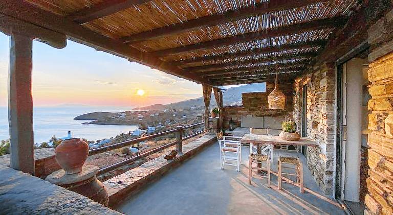 House with terrace — photo 3
