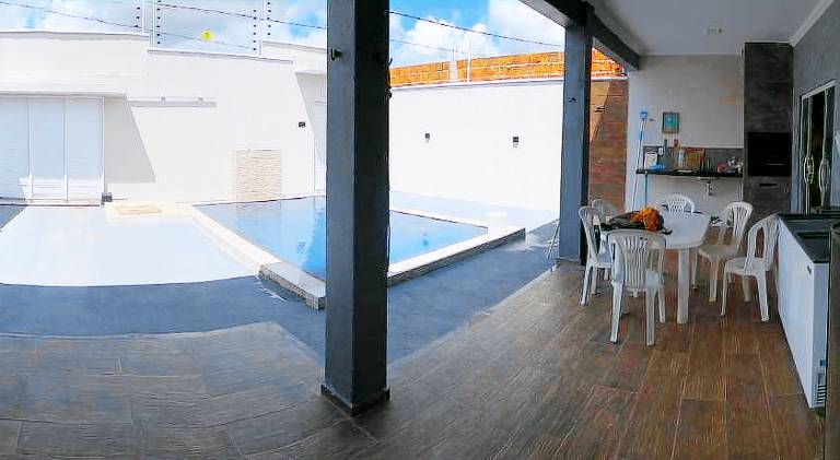 Vacation home with pool — photo 5