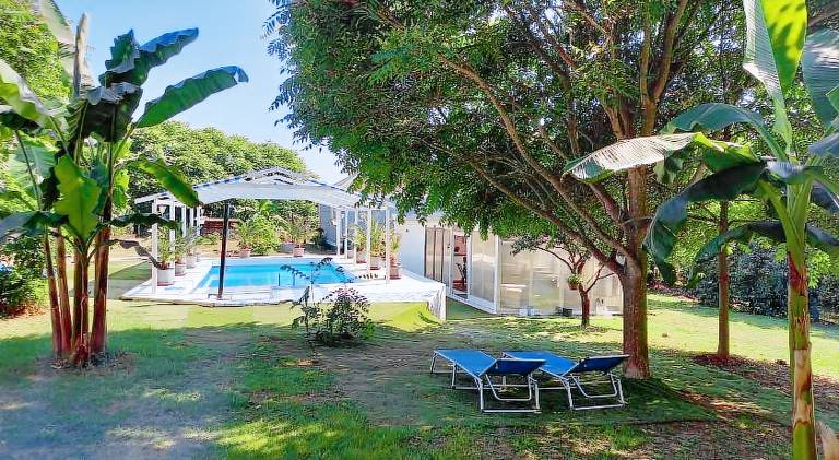 Beautiful vacation home with barbeque, garden & patio | Pets are welcome — photo 4