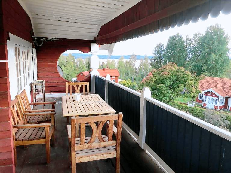 Vacation home with sauna, grill & yard — photo 5