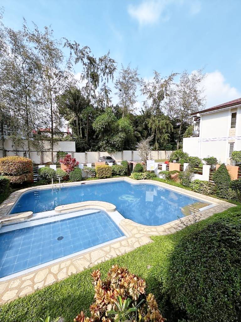 Vacation home with yard & pool | Dogs allowed — photo 5