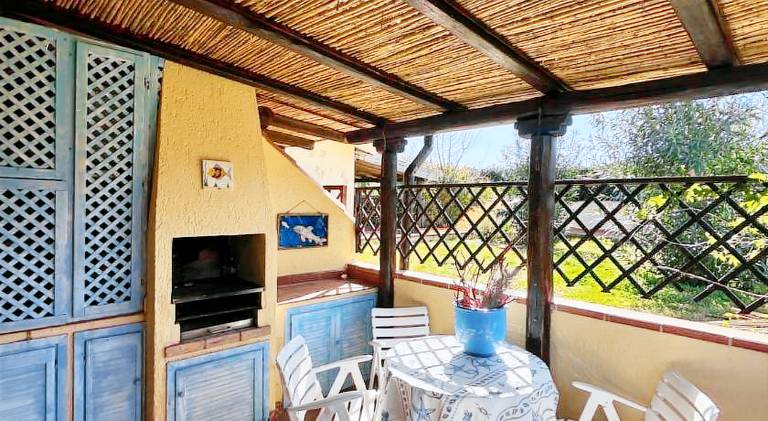 House with grill & patio — photo 3