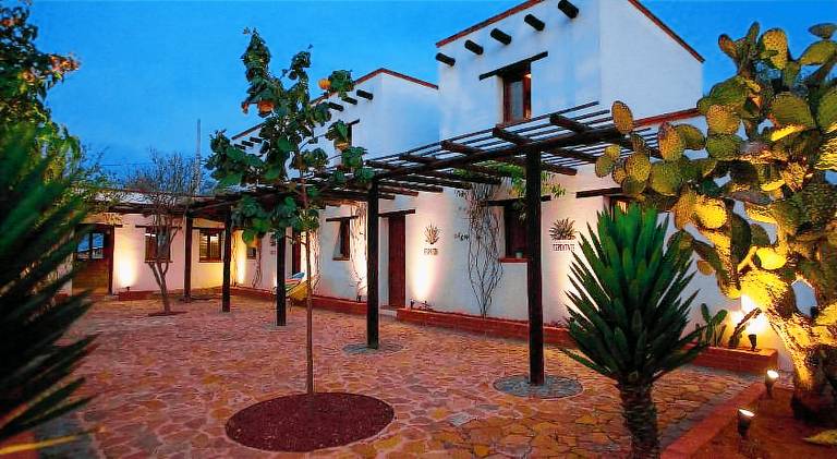 Lodge with terrace, yard & pool | Pets are welcome — photo 5