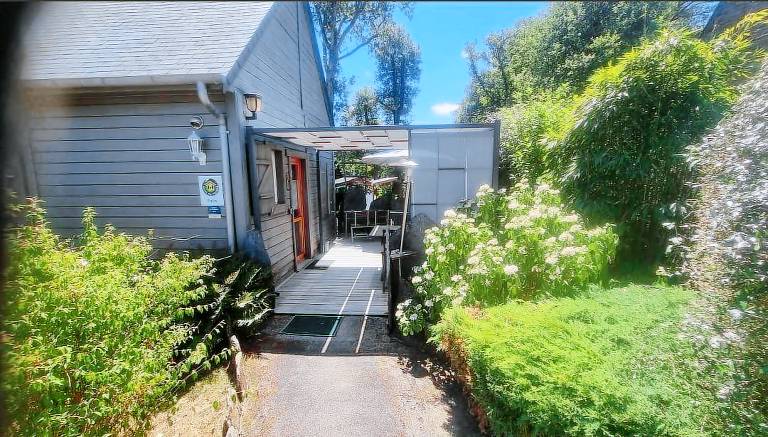 Gite with yard & terrace — photo 2