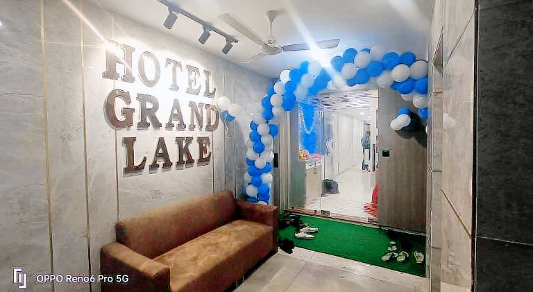 Hotel Grand Lake