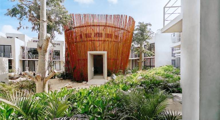 Vacation home with pool & jacuzzi — photo 3