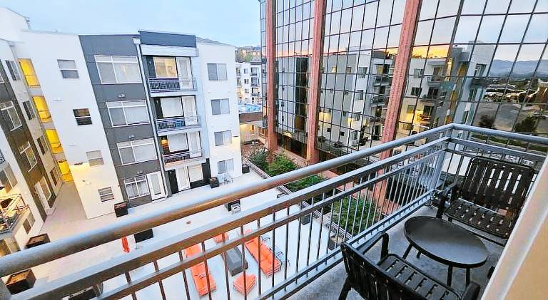 Rental apartment with pool & hot tub — photo 5