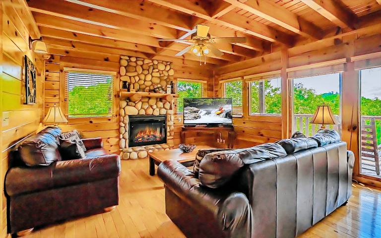 Fireside nights and hot tub soaks at this pet-friendly cabin! - Angel's Choice — photo 4