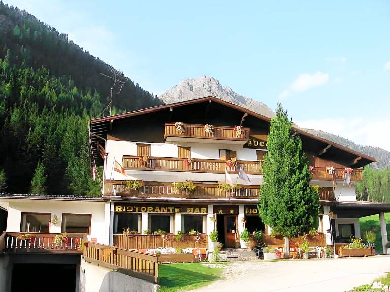 Hotel Bucaneve in Moena