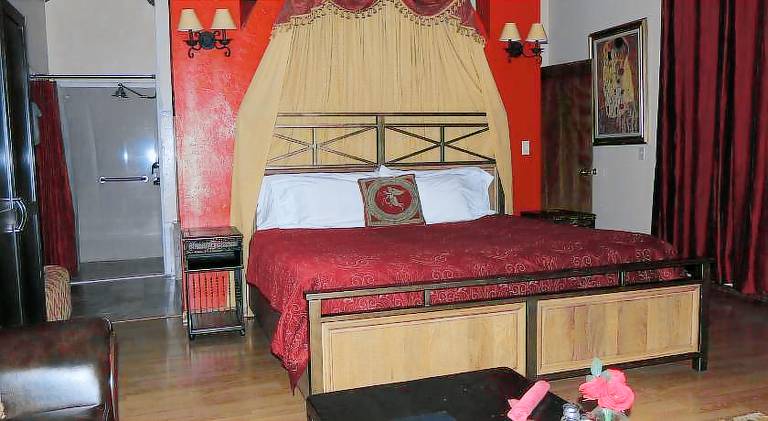The Whispering Pines Inn — photo 2