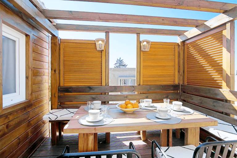 Holiday apartment with terrace, pool & yard | Sea view — photo 5