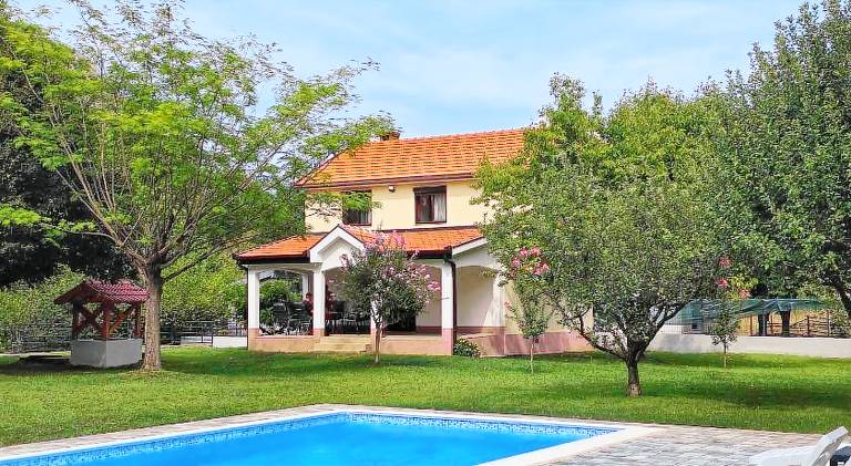 House with pool | Pets are welcome — photo 3