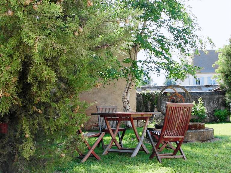 Cottage with BBQ & yard — photo 2