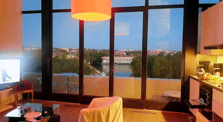 Loft vue fleuve Garonne parking gratuit — photo 3