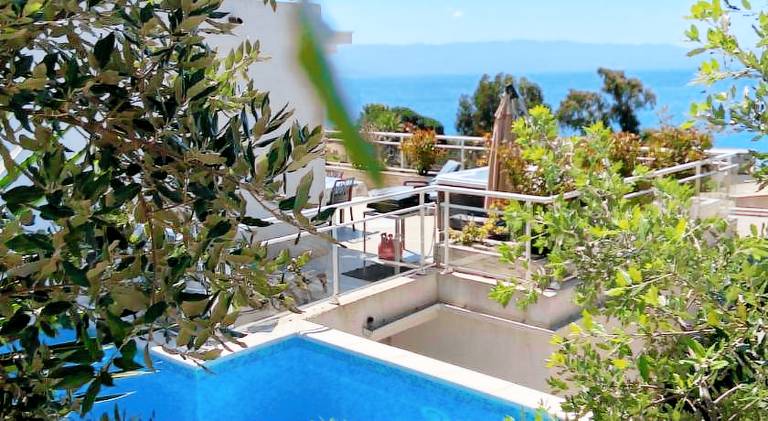 Villa with pool & hot tub in Ajaccio