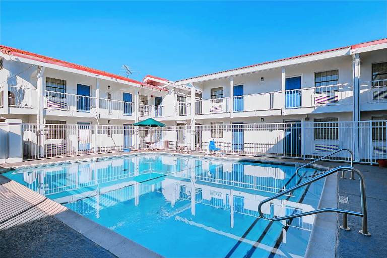Motel 6 Grand Prairie, TX - Interstate 30 in Grand Prairie, TX