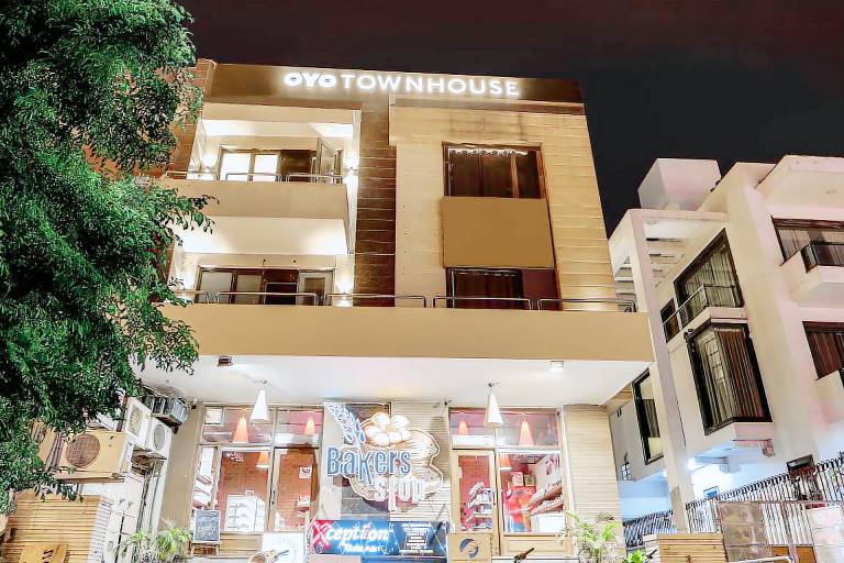 Townhouse Harsh Vihar Near MK Cinemas Rohini