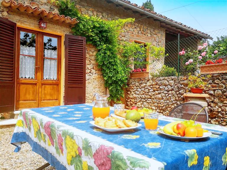 Lovely house with terrace, yard & pool | Nature view | Pets allowed — photo 2